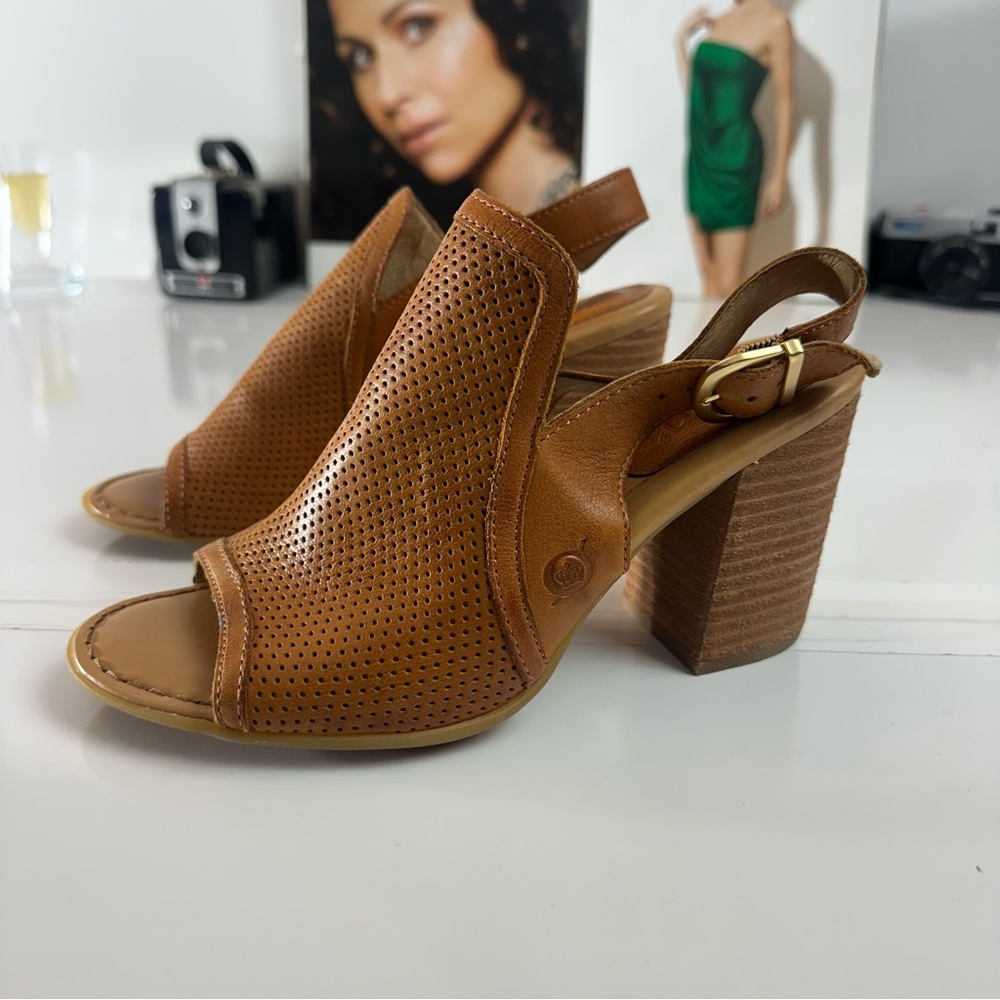 Born Leather Slingback Peep Toe Heels 8M Cognac Perforated Comfort Block Heel